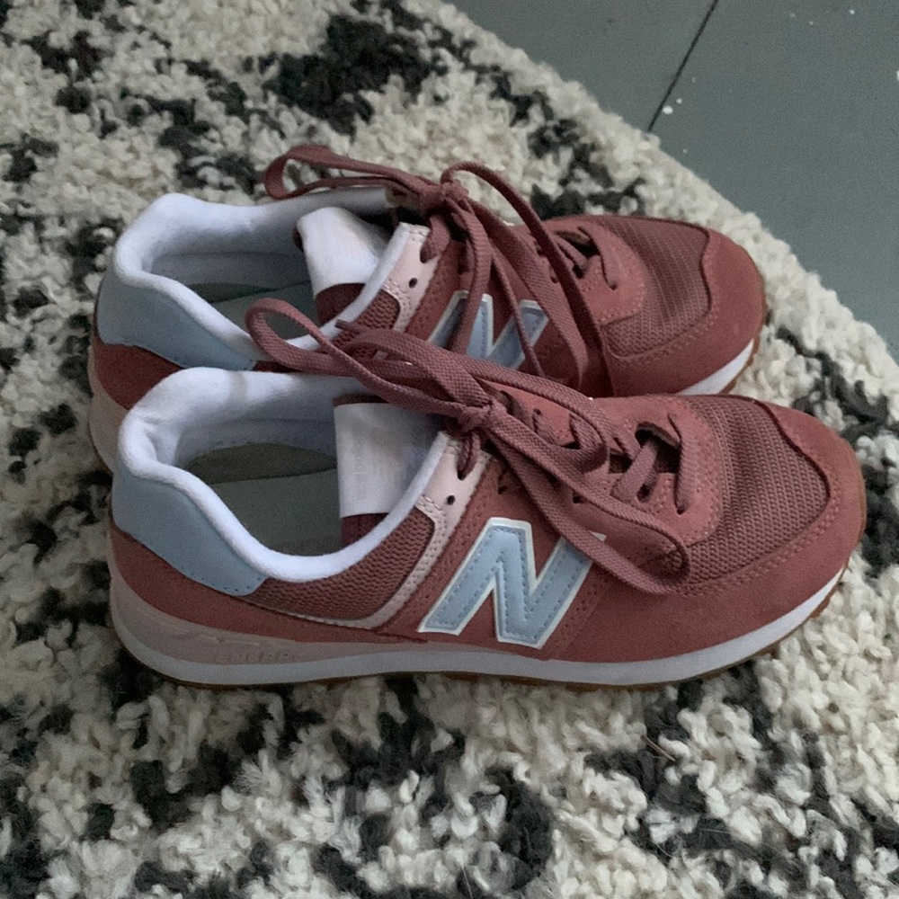Dark Pink New Balance 574